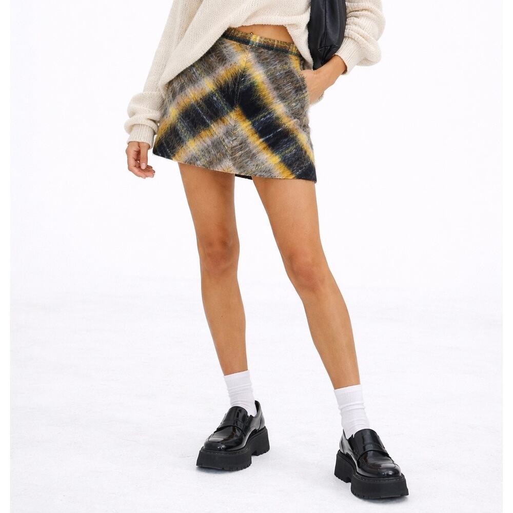 Urban Outfitters Journey Wool Pelmet Plaid Mini Skirt Size Small